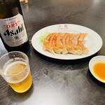 白龍 - 大瓶ビールと餃子