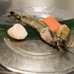 鉄板焼き 大和 - 有頭海老の鉄板焼きと北海道産帆立貝と魚の鉄板焼き