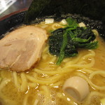 ごっち - 豚骨醤油ラーメン（並）　６５０円