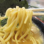 ごっち - 豚骨醤油ラーメン（並）　６５０円