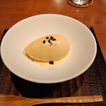 NK - バニラアイスクリームにカカオニブ。カカオニブは香ばしく焙煎してある。