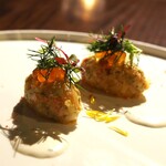 Re：Journal - Antipasto：サーモンマリネと紅ズワイガニのタルタル/レモンとレフォールクリーム/スパイシーなハーブのサラダ