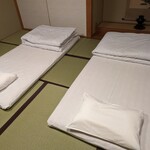 菊香荘 - 低反発のマット徒枕に綿の掛け布団で熟睡