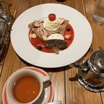 CREPERIE ALCYON TEA TABLE CAFE - 