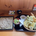 Shunshoku Kichi An - 天ざるそば1250円  一番乗りで注文しましたが、料理到着迄30分掛かりました。