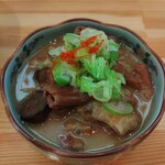 もつ平 - 無理にお願いしたもつ煮込み。｢少し時間ください｣と快く出していただきました。肉身フワフワ脂身トロトロ。めちゃんまっですビール飲みてー