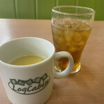 Rogu Kyabin - とりあえず烏龍茶にコーンスープを。