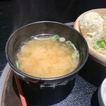 Yakiniku Torahachi - ■ 味噌汁
                        出汁の効いた定食屋風の味。