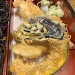 小堀屋本店 - 天麩羅接写\(//∇//)\