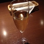 ビストロ シャンパーニュ - シャンパン500円