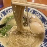 Hakata Ramen Shinshin - 極細の麺