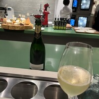Tinc gana - オーナーの名前が入ったオリジナルのスパークリング、CAVA、スマロッカ・カヴァ・ブリュット・レゼルバ、ジェローム。美味しい豊かなカヴァ！