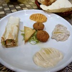 アラビアレストラン　ゼノビア - 豆のペーストとナスのペーストとヨーグルトのペーストも！
