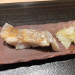 寺子屋 すし匠 - 太刀魚の塩焼き、キャベツのピクルスときゅうりの塩麹漬