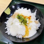 242593866 - とろろ丼のアップ