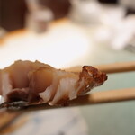 海幸楽膳 釜つる - “鯵の干物”、厚みはそれ程ではありませんが、フックラとした“身”、優しい塩味、“鯵の旨味”がギュッと凝縮された鯵の干物です。