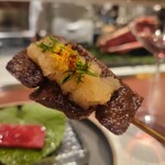 おか﨑 - 少し肉の脂が強いからと大根おろしが乗るカイノミ