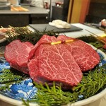 おか﨑 - シャトーブリアン、これ今回5人でたいらげた量(笑)めちゃめちゃ贅沢