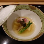 あま木 - 白甘鯛の桜蒸し、道明寺にぎり、たけのこ、しめじ、タラの芽