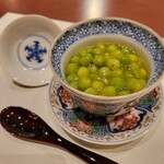 おか﨑 - 牛テールスープを使っているうすい豆の茶碗蒸し、春らしい一品