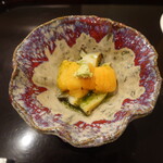 蒸し鮑、青のりのソース、雲丹