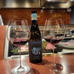 おか﨑 - グラスワインは、以前中目黒でボトル入れたもの。