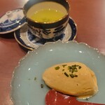 おか﨑 - デザートの自家製スパイスアイスクリームと、特別な緑茶。