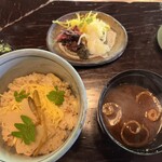 黒茶屋 - 食事: 筍ごはん、汁、黒じゃこ山椒、香の物