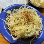 大衆居酒屋 大革命 アレやコレ屋 - 塩だれキャベツ　※あえて千切りにしているそうです。理由は、、、聞き忘れました。笑。でも食べやすいし、味も馴染むのでいいかも。笑。いやー久々にヘベレケになるまで飲みました！ご馳走様。