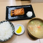 Shokujidokoro Nagamori - サーモンハラス定食