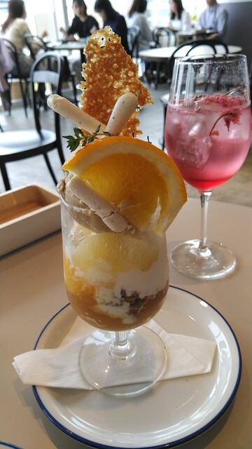 横浜の街を一望できるお店』by genes101 : GARDEN HOUSE MINATOMIRAI