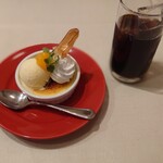 Youshoku Resutoran Rokki - プレミアムブリュレ（400円）とアイスコーヒー（ランチのセットドリンク）