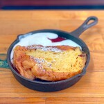 ペルゴラート - フレンチトースト＠ミルクティーアイスをのせると絶品