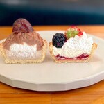 ペルゴラート - モンテビアンコとストロベリーレアチーズの断面。クリームたっぷり
