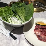 焼肉 徳寿 - サンチュとサガリ