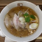 羽田産直館 - 国産焼豚の醤油ラーメン1200円