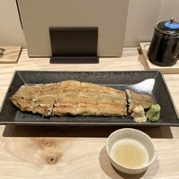 うなぎ四代目菊川 東京駅黒塀横丁店 - 白焼き（1本うなぎ）