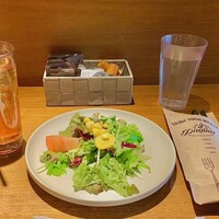 パージナ イタリアン ファイアワークス プラス カフェ ～薪焼きイタリアンとワイン～ - 