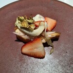 リストランテ ラストリカート - くぬぎ鱒とイチゴ