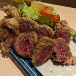 大衆馬肉酒場 うまる - 馬肉の一口レア唐揚げ　858円