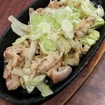 やぶ屋食堂 エスカ店 - 名物とんちゃん鉄板焼（塩）