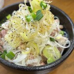麺家 本倉 - ねぎ塩チャーシュー丼