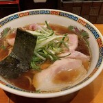 ラーメン 坊也哲 - 醤油ラーメン、ネギ豚丼