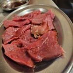 炭火焼肉ホルモン 笑う門には肉来る - 並みロース赤身