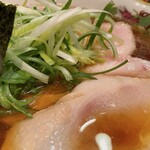 ラーメン 坊也哲 - 醤油ラーメン、ネギ豚丼