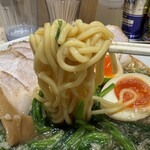 ラーメンみなみ - スープとベストマッチ自家製麺