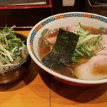 ラーメン 坊也哲 - 醤油ラーメン、ネギ豚丼