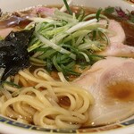 ラーメン 坊也哲 - 醤油ラーメン、ネギ豚丼