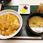 割烹　志津 - カツ丼