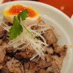 麦と麺助 - 肉がとろける